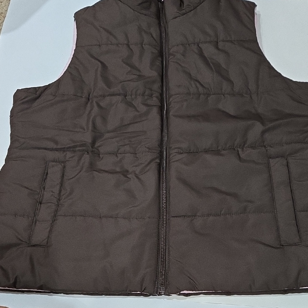 NWOT Merona Chocolate and Pink Reversible Puffer Vest